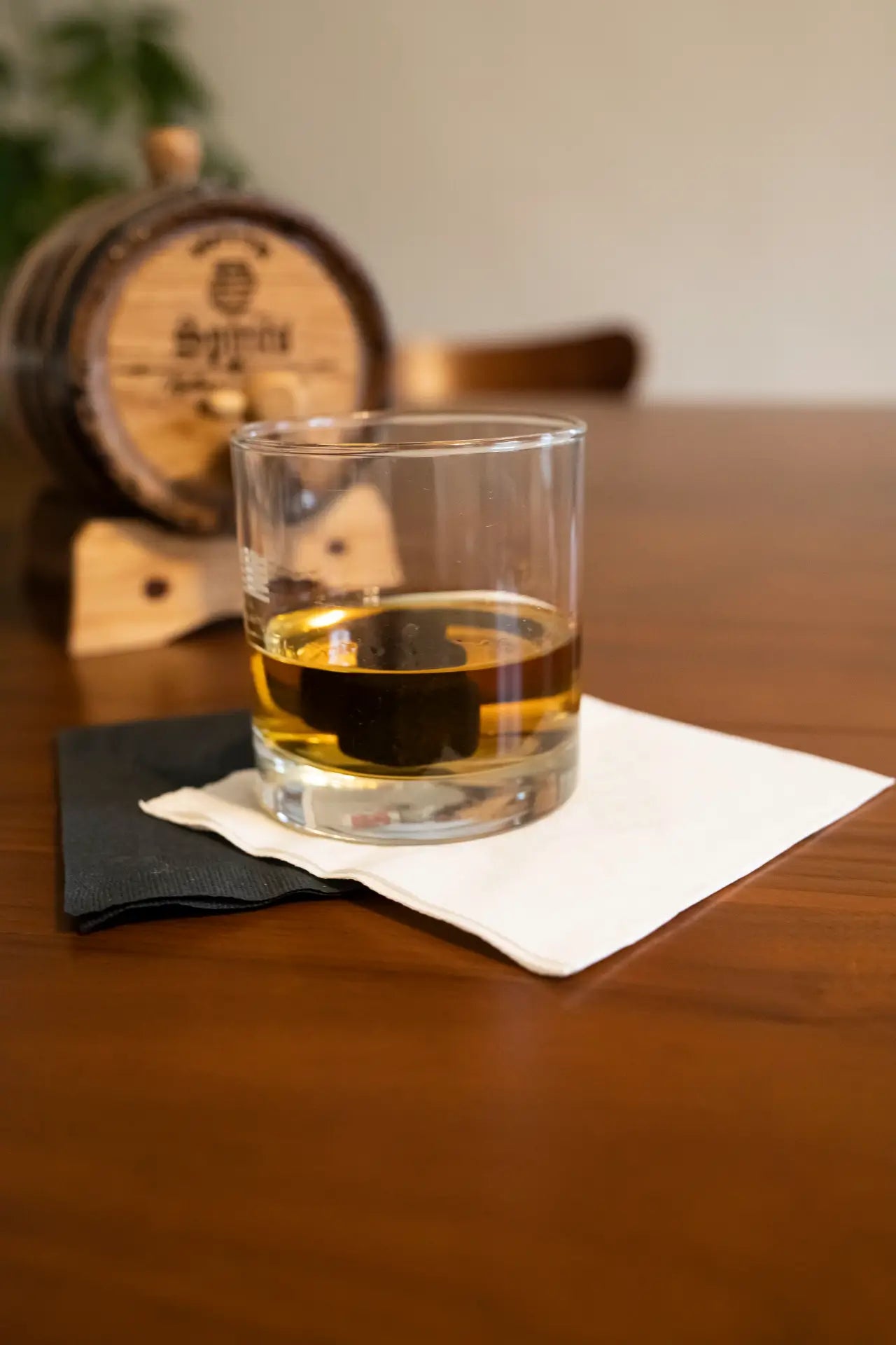 10"x10" 4-Fold White 2-ply Tissue Beverage Napkin Embossed 1000ct SKU 36023