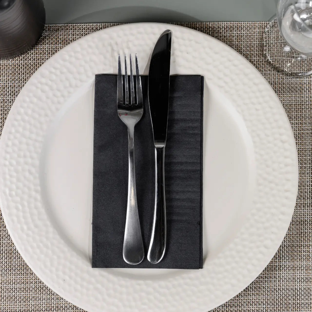 15"x17" 8-Fold Black 2-ply Tissue Dinner Napkin Embossed 1000ct SKU 36031