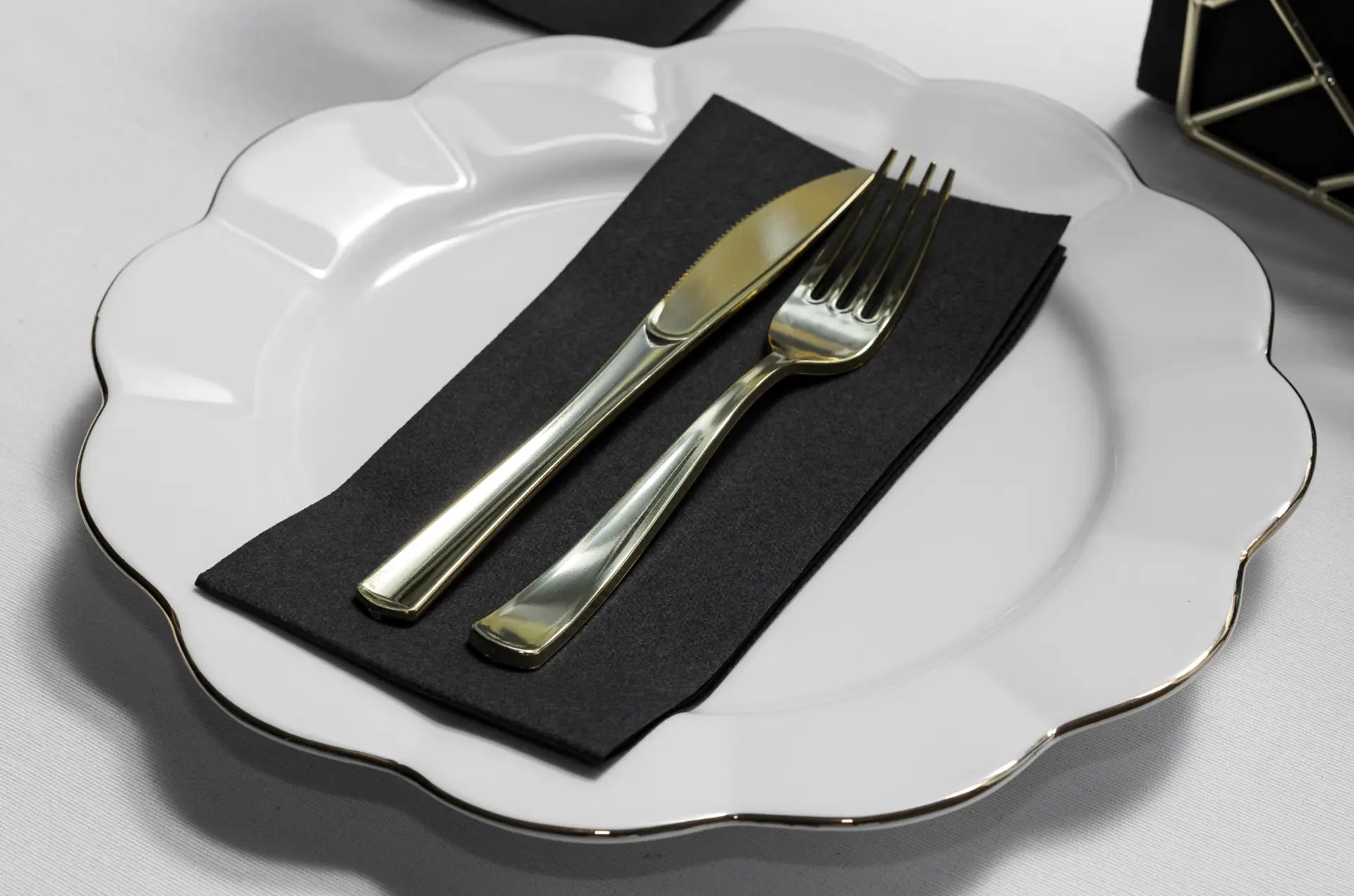 15"x17" 8-Fold Black Airlaid Dinner Napkin 300ct SKU 42101
