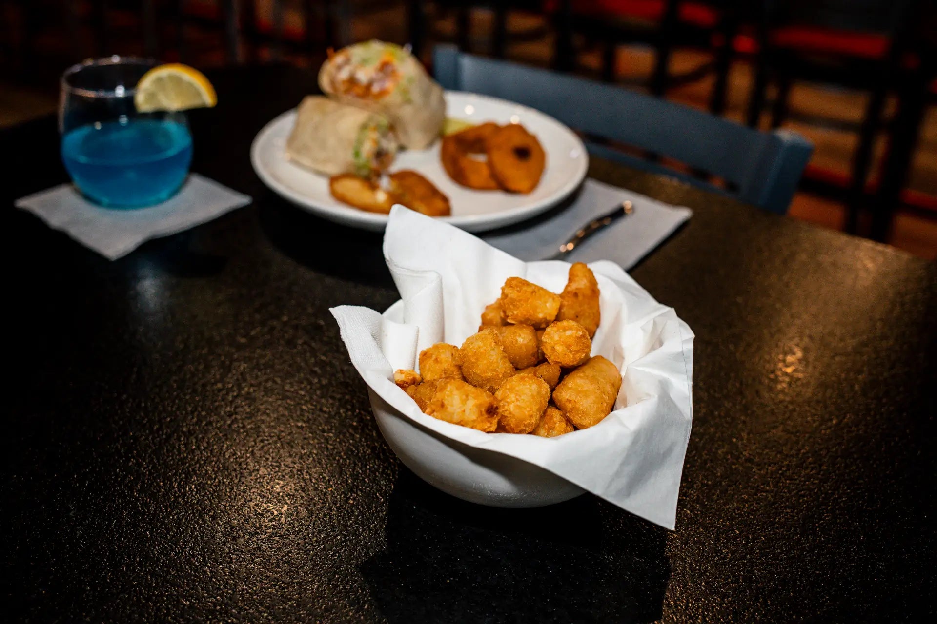 15"x17" 8-Fold White 2-ply Tissue Dinner Napkin Embossed 1000ct SKU 36025