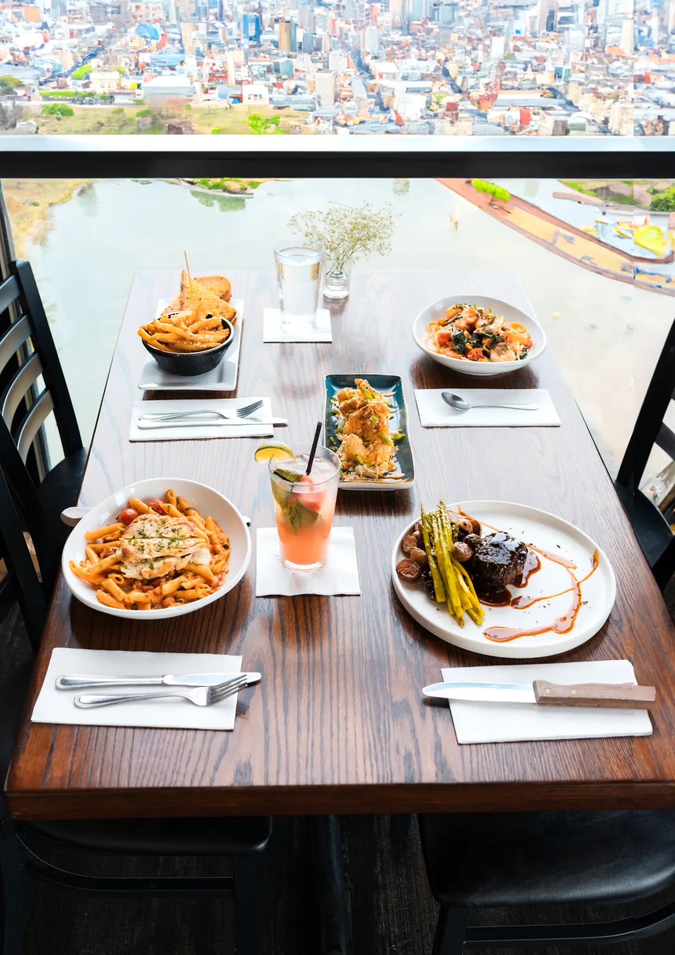 15x17" 8-Fold White Airlaid Dinner Napkin 500ct SKU 40125