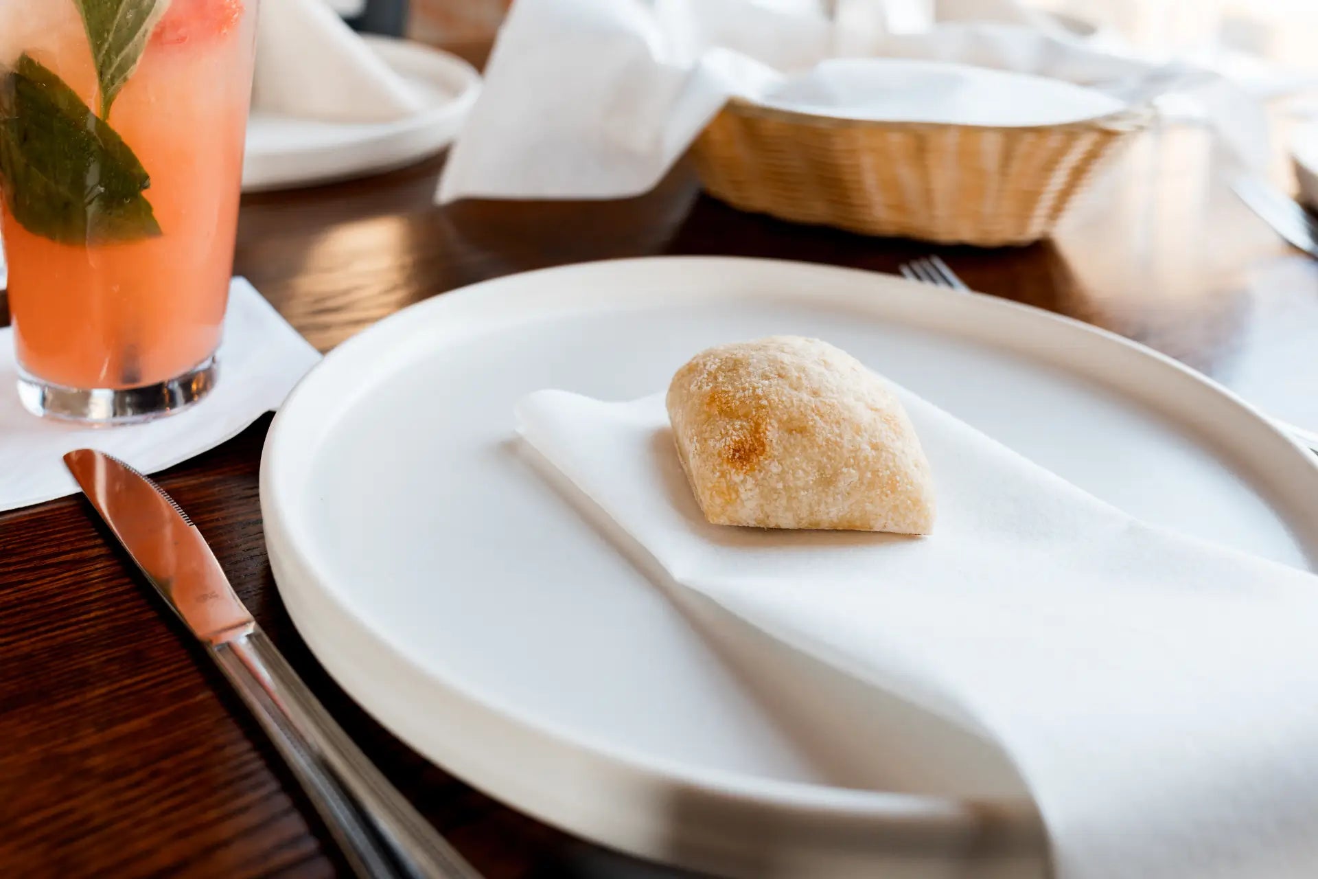 10"x10" 4-Fold White Airlaid Beverage Napkin 600ct SKU 40033