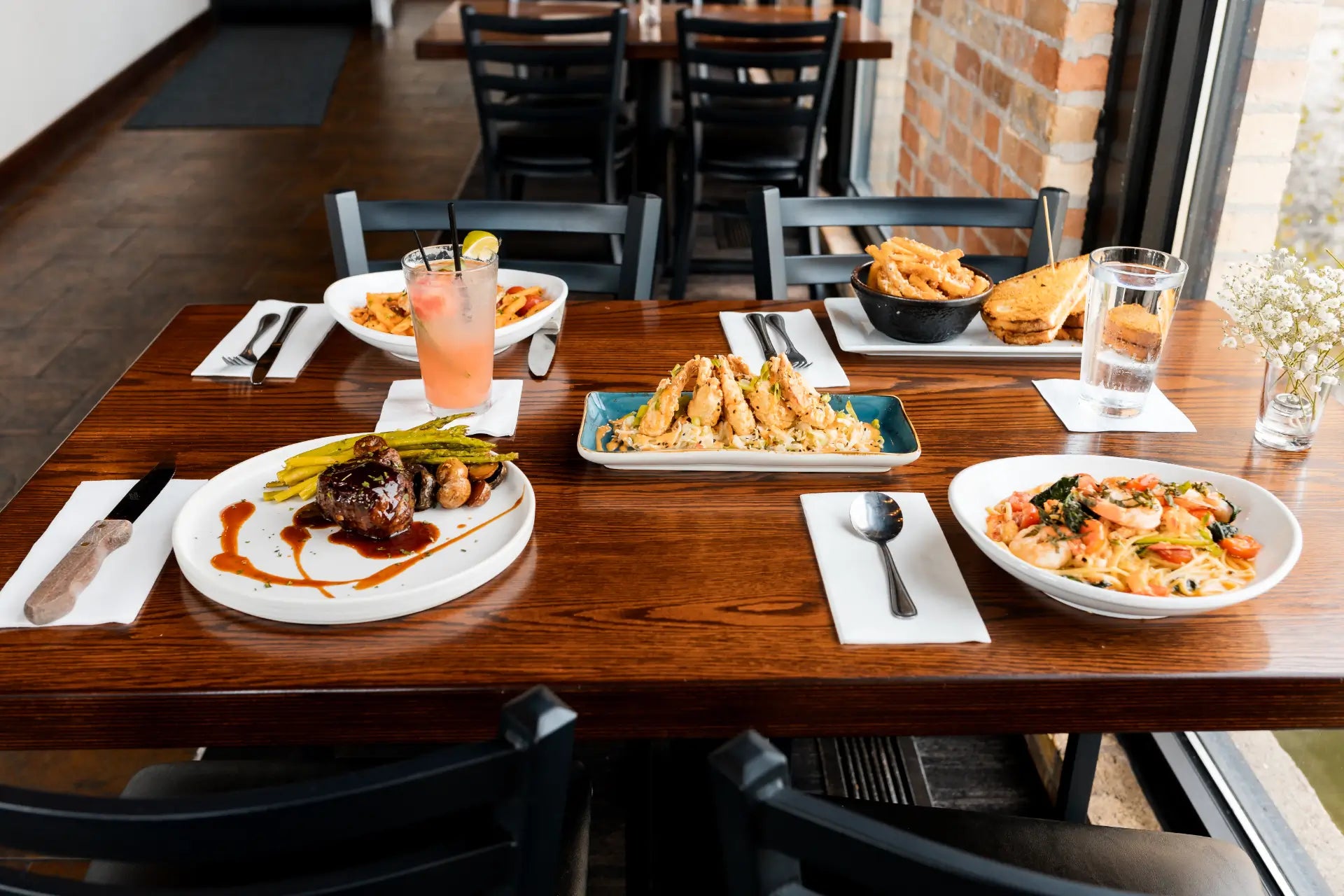 17"x17" 8-Fold White Airlaid Dinner Napkin 300ct SKU 40132