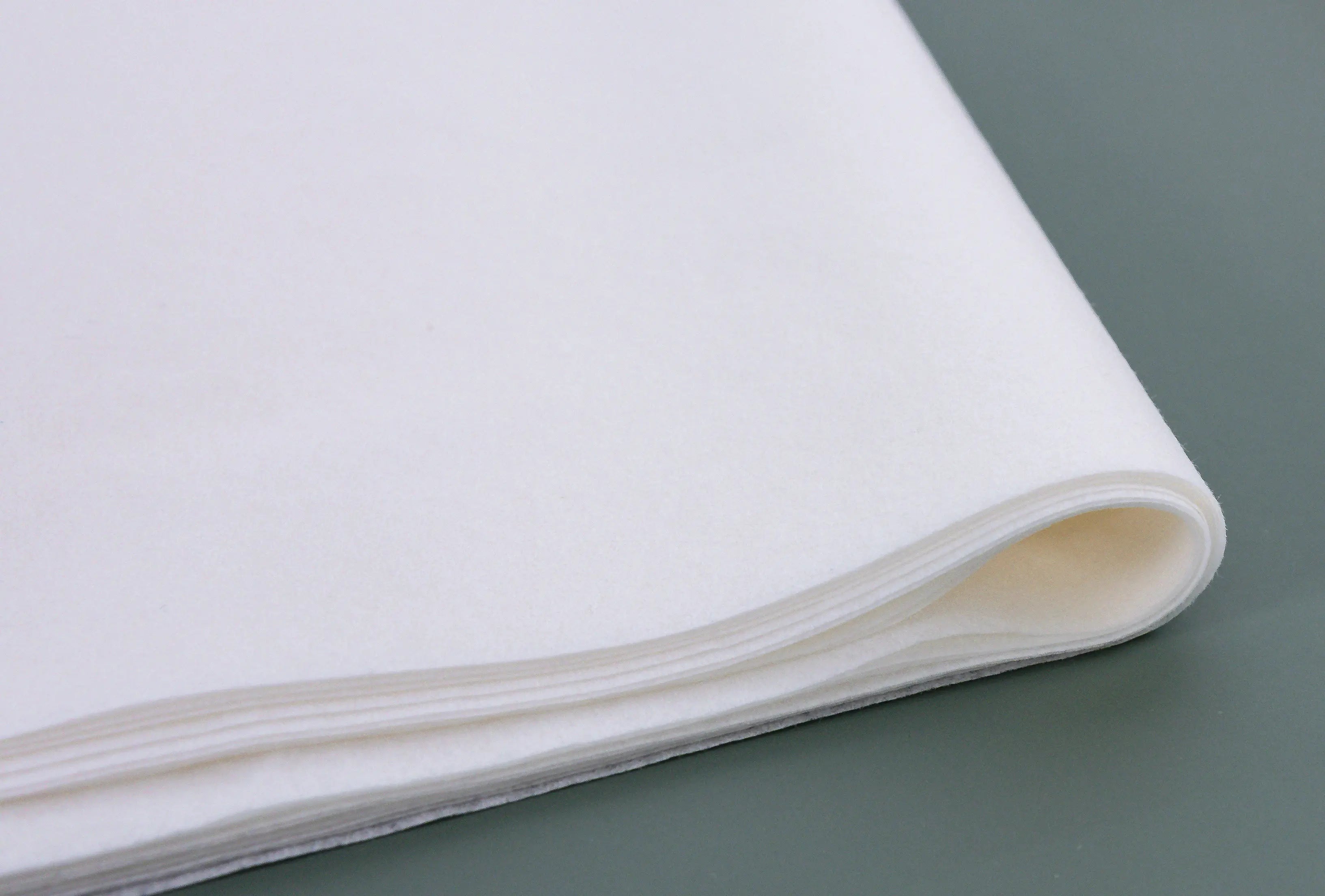 15"x36" White Airlaid 10# GW SKU 41044