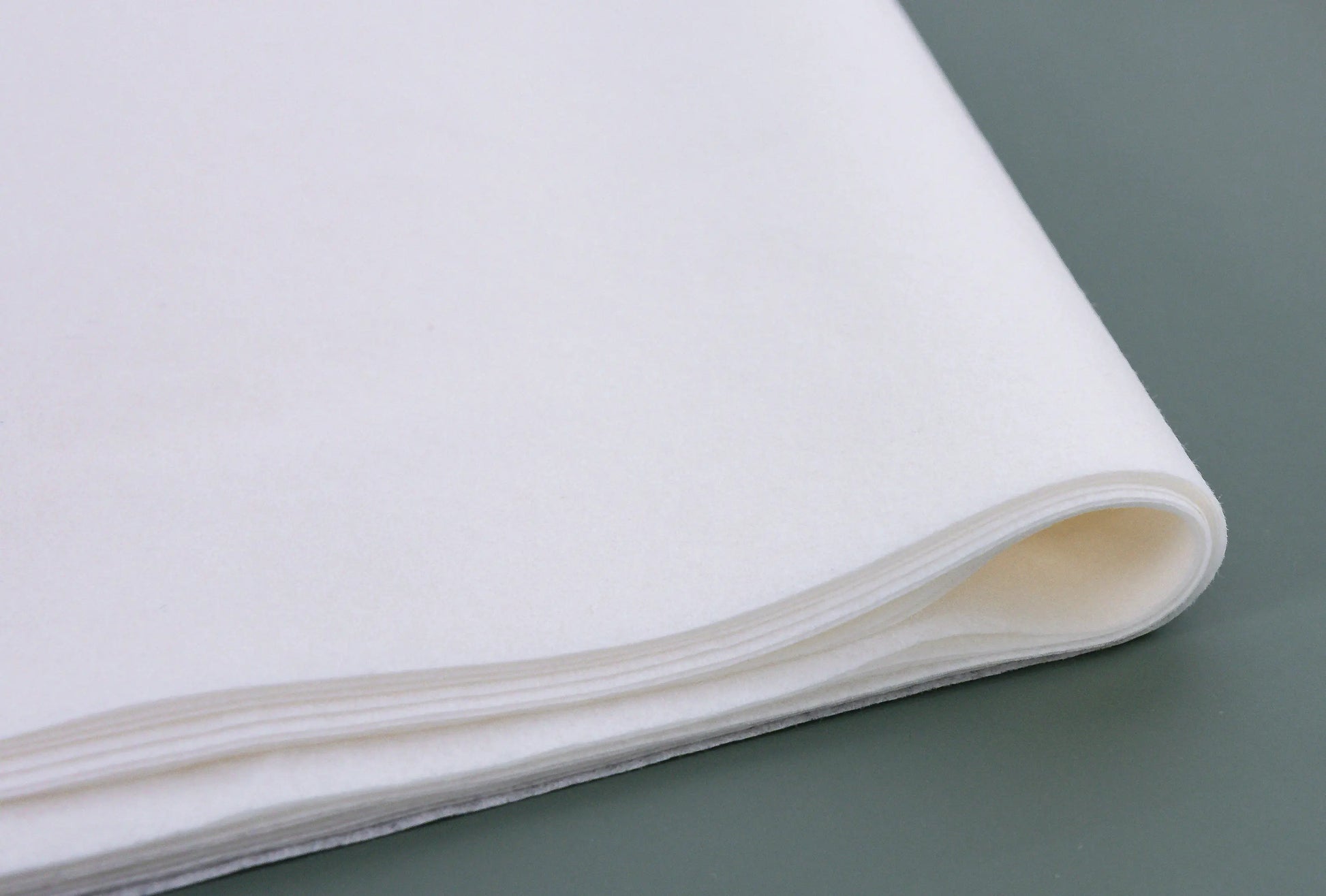 15"x36" White Airlaid 10# GW SKU 41044