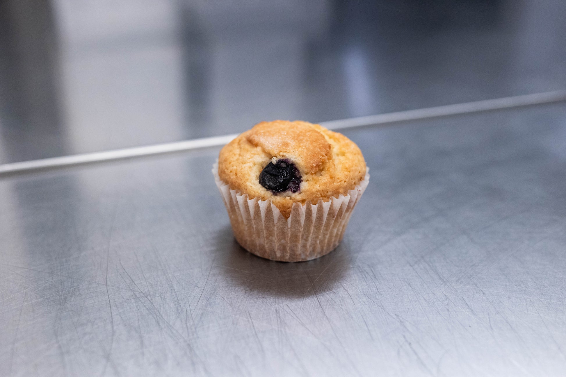2"x1.25" White Non-Tabbed Perforated Compostable, PFAS Free, Greaseproof Fluted Cupcake Liner 1000ct SKU 80022