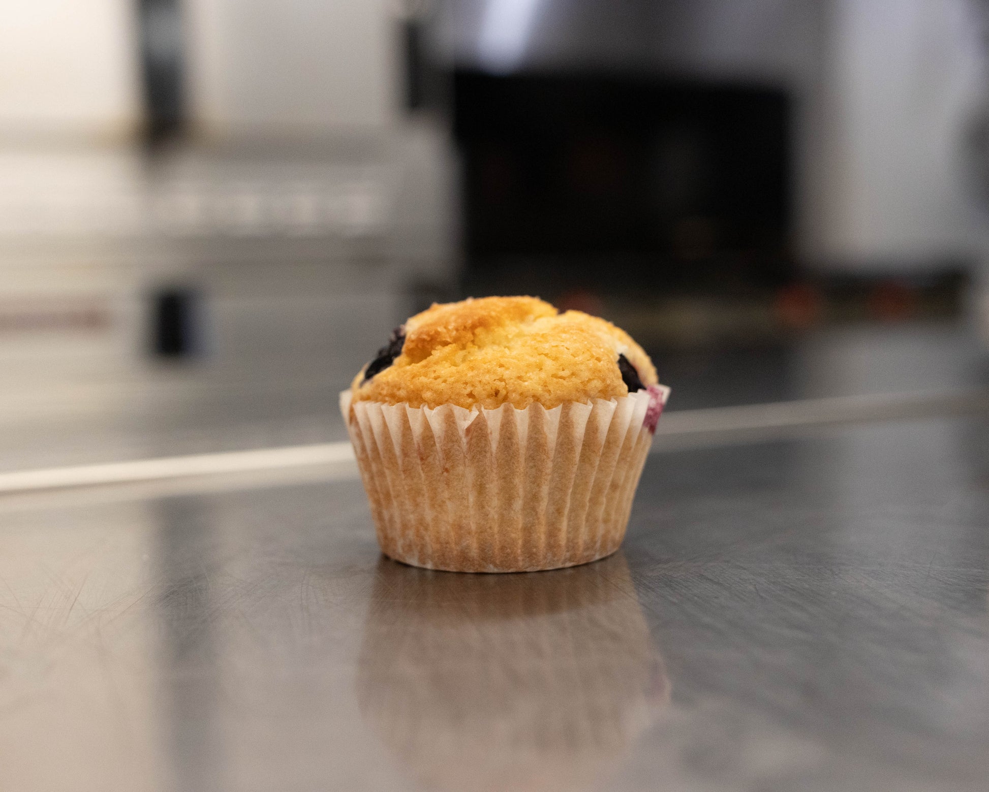 2"x1.25" White Non-Tabbed Perforated Compostable, PFAS Free, Greaseproof Fluted Cupcake Liner 1000ct SKU 80022