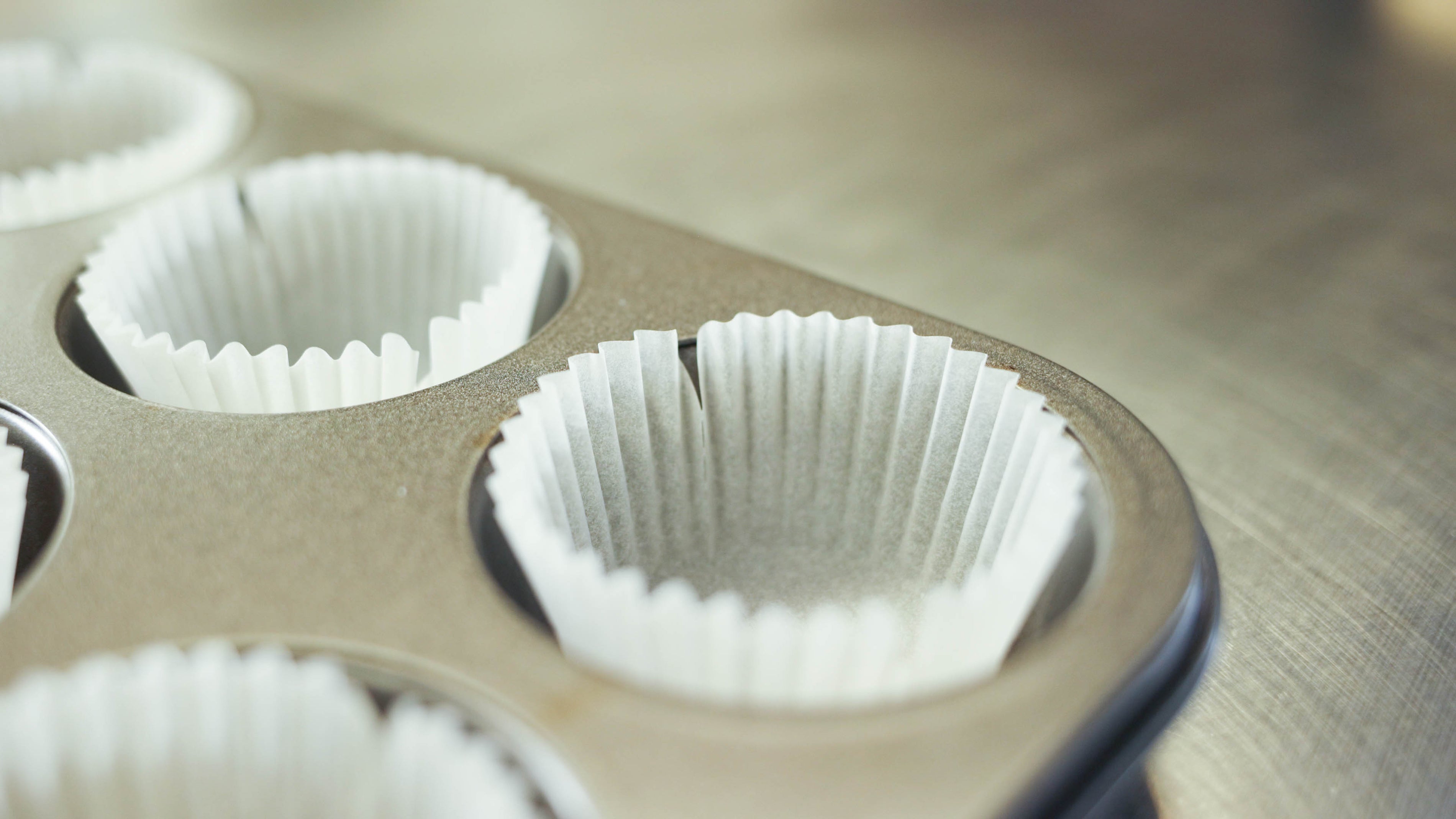 2"x1.25" White Non-Tabbed Perforated Compostable, PFAS Free, Greaseproof Fluted Cupcake Liner 1000ct SKU 80022